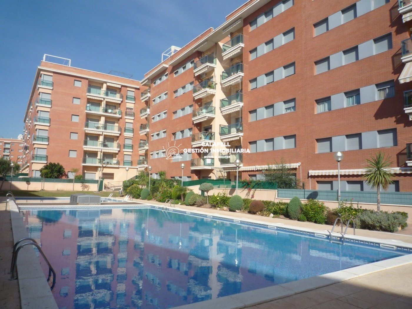 Schwimmbecken von Wohnung zum Verkauf in Calafell mit Klimaanlage, Heizung und Terrasse