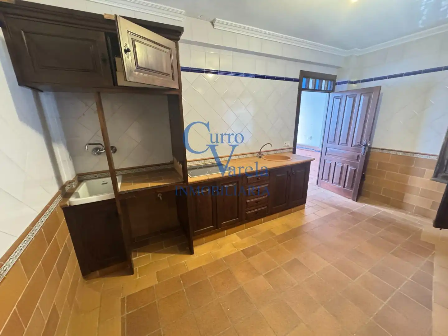 Kitchen of Houses for sale in Dos Hermanas  with Air Conditioner, Heating and Storage room