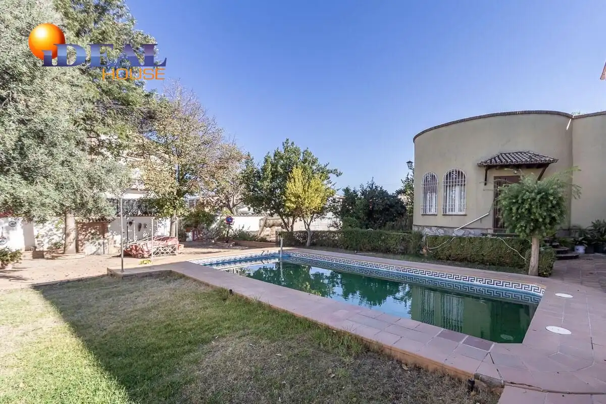 Xalet amb piscina en venda a Residencial Triana - Barrio Alto, imagen 2