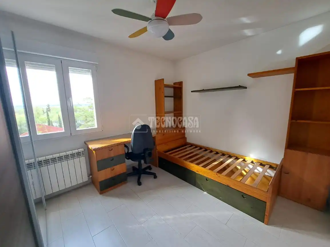 Habitación de Piso en venta en Madrid con Calefacción, Terraza y Balcón