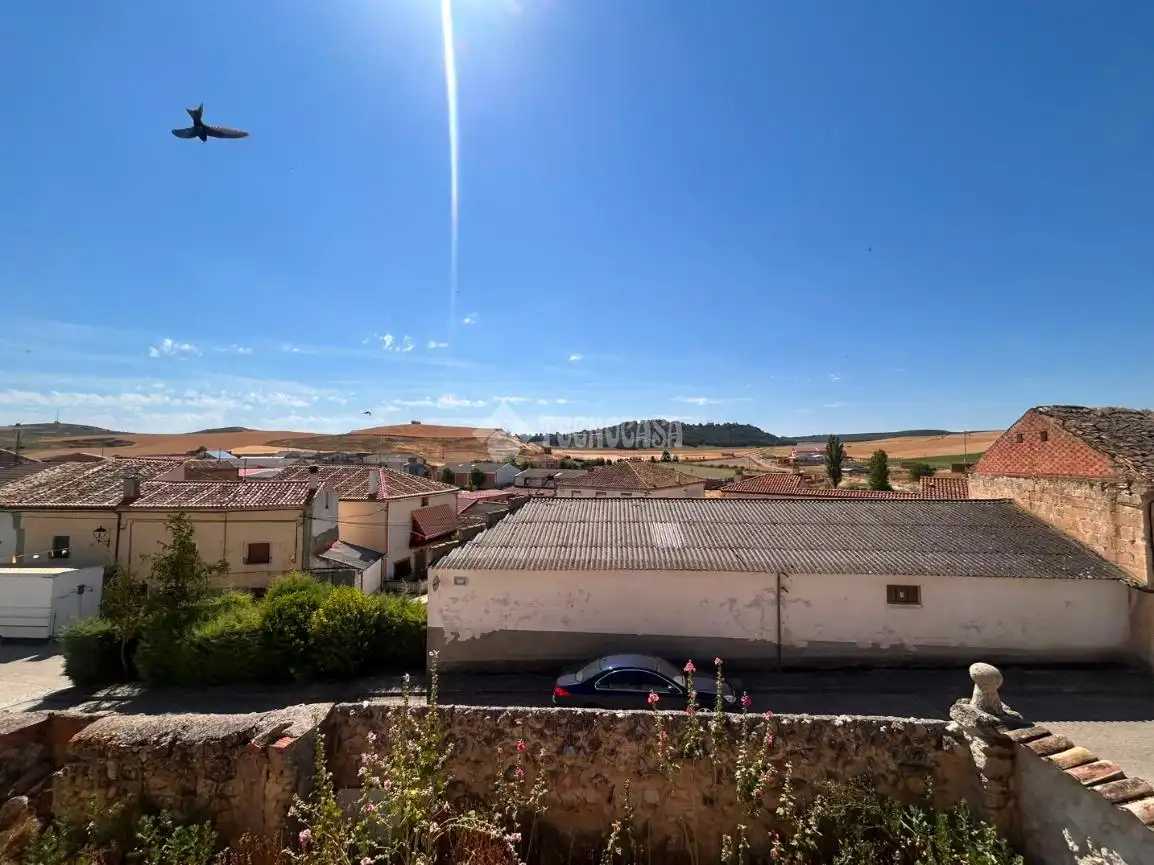 Vista exterior de Finca rústica en venta en Alba de Cerrato con Balcón