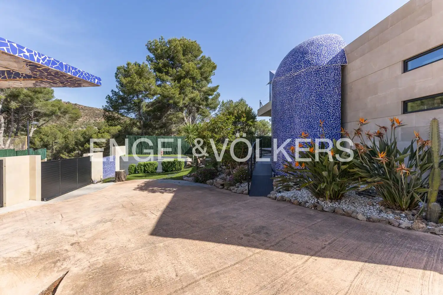 Exterior view of Houses for sale in Gilet  with Air Conditioner, Heating and Private garden
