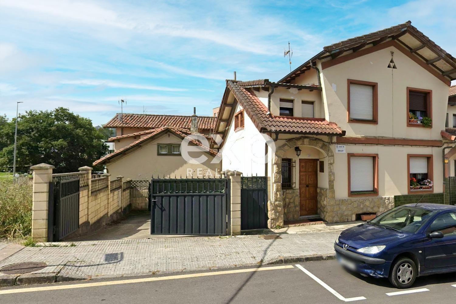 Exterior view of Single-family semi-detached for sale in Siero  with Heating, Terrace and Storage room