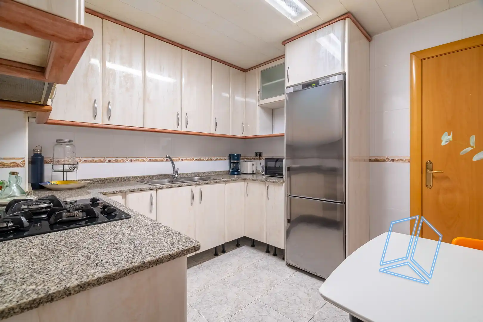 Cocina de Piso en venta en Cornellà de Llobregat con Balcón