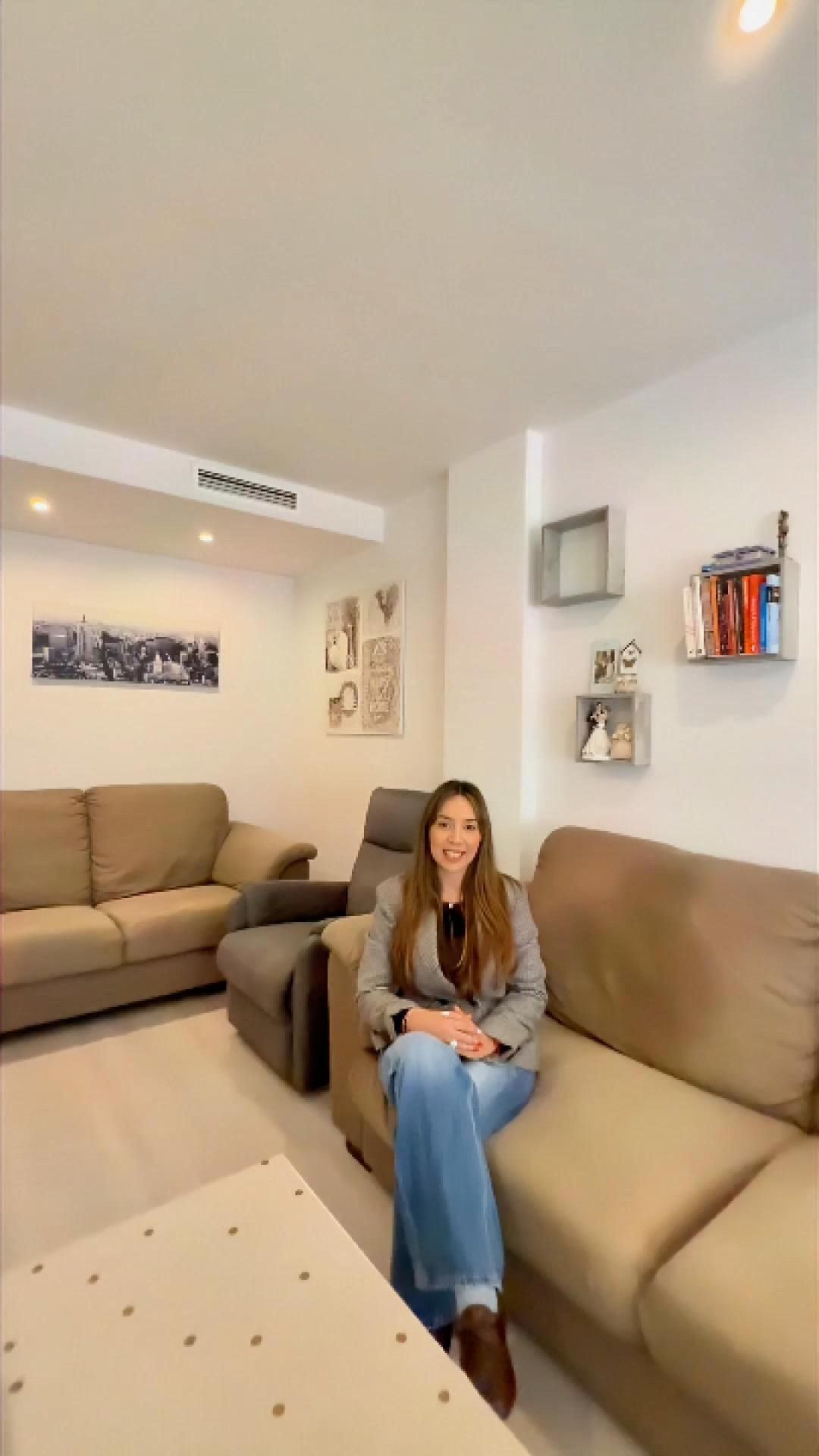 Living room of Flat for sale in La Pobla de Vallbona  with Air Conditioner, Terrace and Storage room