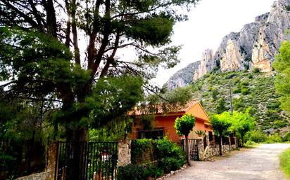 Vista exterior de Casa o xalet en venda en Dos Aguas amb Jardí privat, Terrassa i Traster