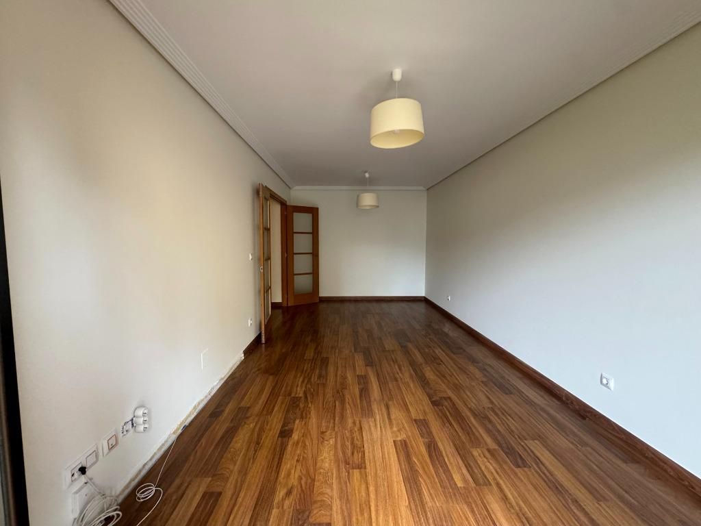 Living room of Flat for sale in Los Corrales de Buelna   with Heating, Parquet flooring and Terrace