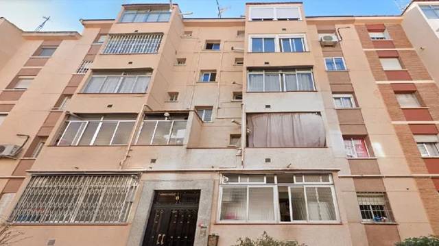Piso en Venta en Calle Mijas en Palomeras Sureste