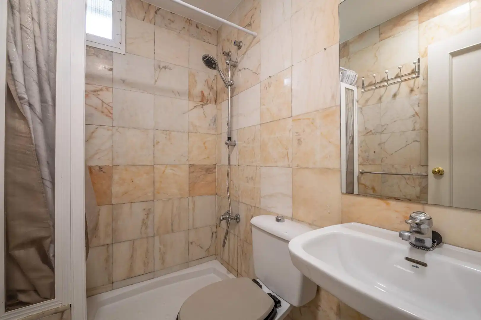 Baño de Casa adosada en venta en Granada con Aire acondicionado y Calefacción