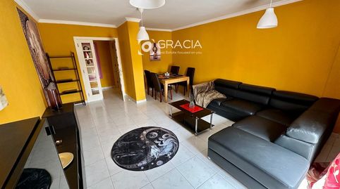 Foto 2 de Piso en venta en San Isidro, Granadilla de Abona