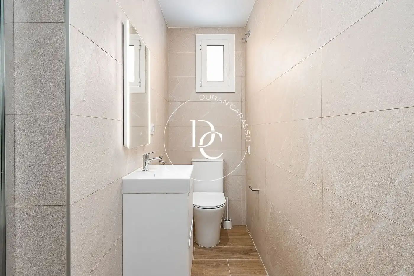 Bathroom of Flat for sale in Barcelona  with Air Conditioner, Heating and Terrace