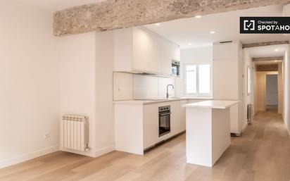 Kitchen of Flat to rent in  Madrid Capital  with Air Conditioner and Balcony