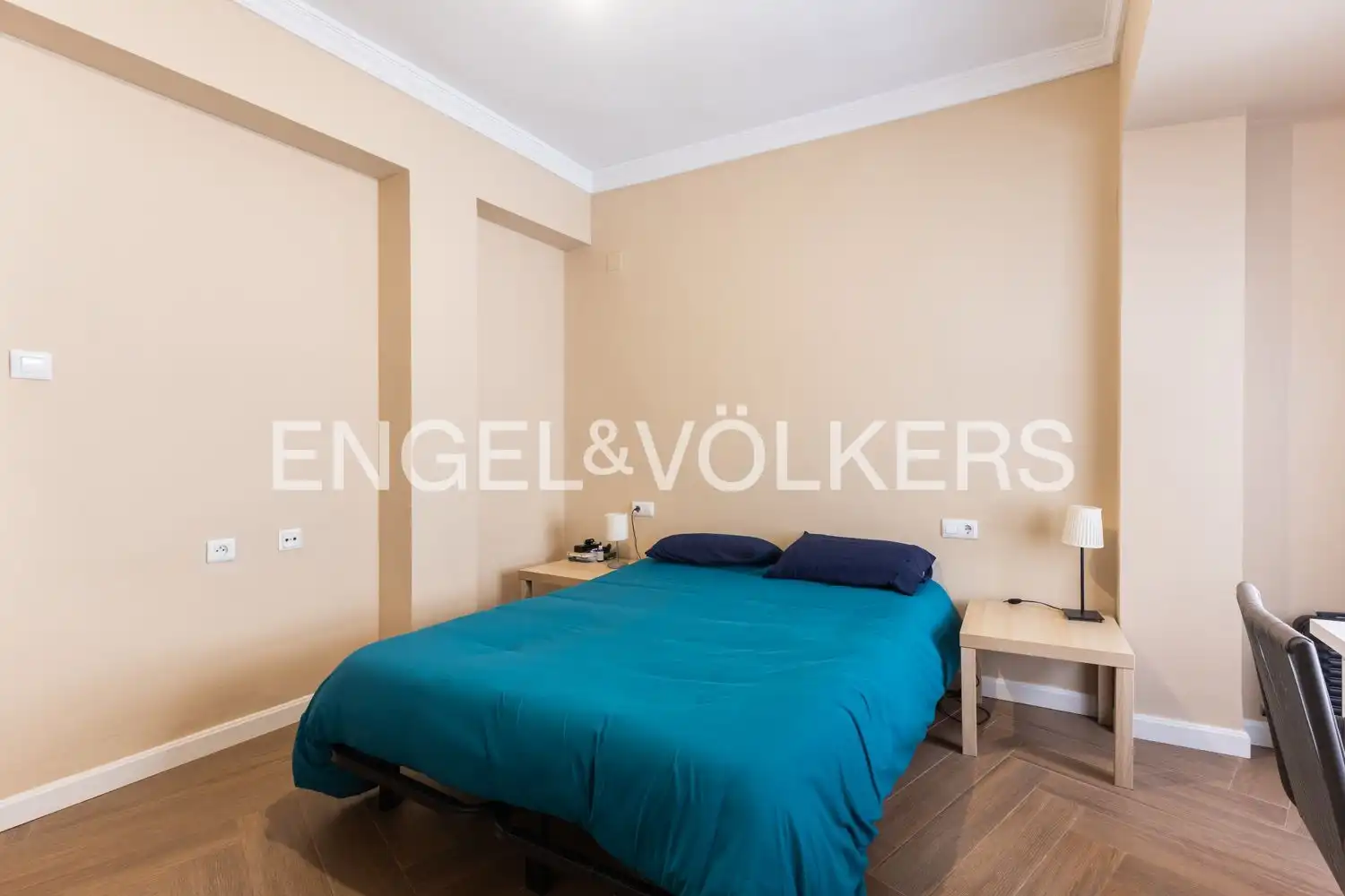 Schlafzimmer von Wohnung zur Miete in Valencia mit Klimaanlage, Heizung und Terrasse