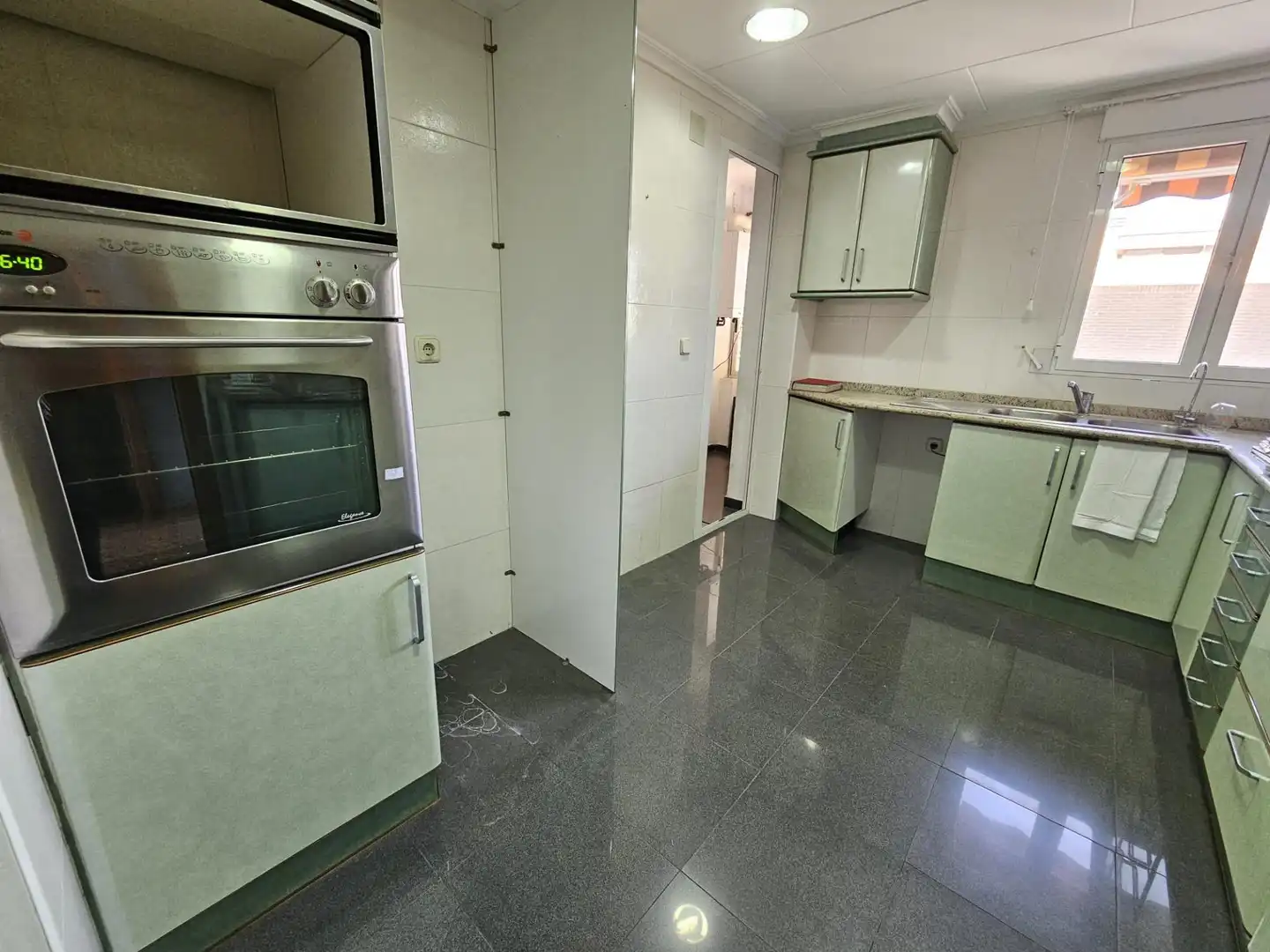 Kitchen of Flat for sale in Valencia  with Furnished and Balcony