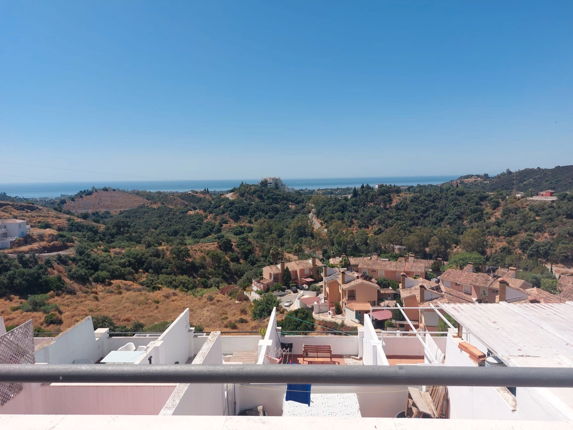 Vista exterior de Apartament en venda en Estepona amb Aire condicionat, Terrassa i Moblat