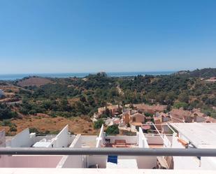 Exterior view of Attic for sale in Estepona  with Air Conditioner, Terrace and Furnished