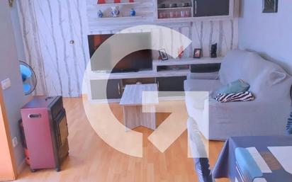 Living room of Flat for sale in Vilanova i la Geltrú  with Air Conditioner, Oven and Balcony