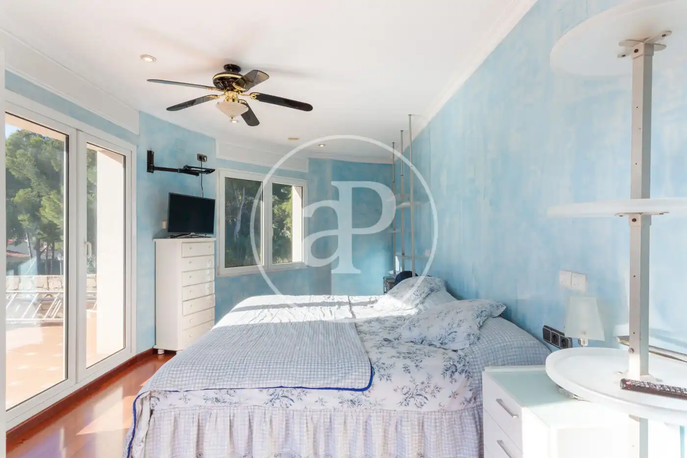 Habitación de Casa o chalet en venta en Serra con Aire acondicionado, Calefacción y Jardín privado