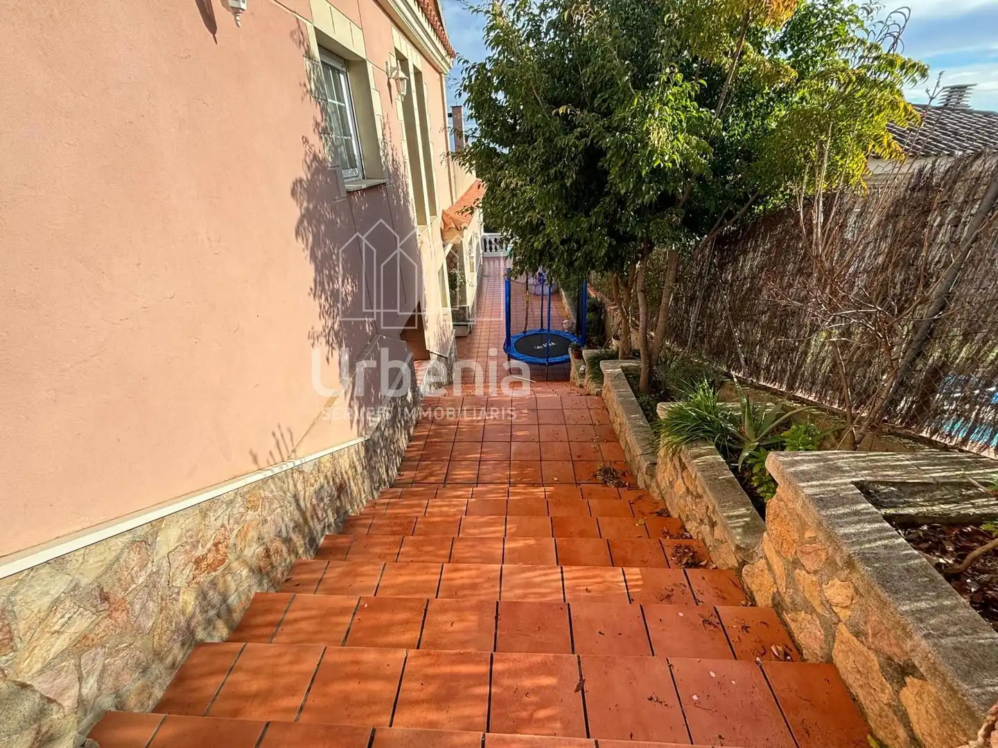Vista exterior de Casa o xalet en venda en Calella amb Calefacció i Piscina