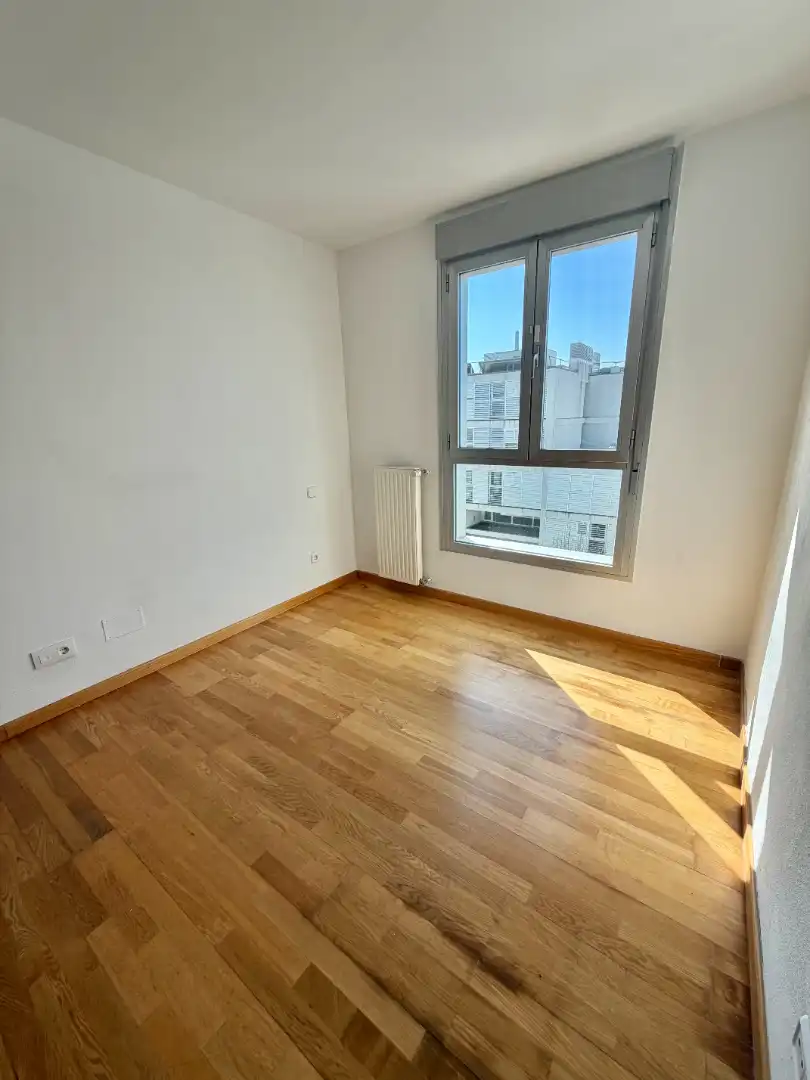 Habitación de Piso en venta en Madrid con Calefacción y Trastero