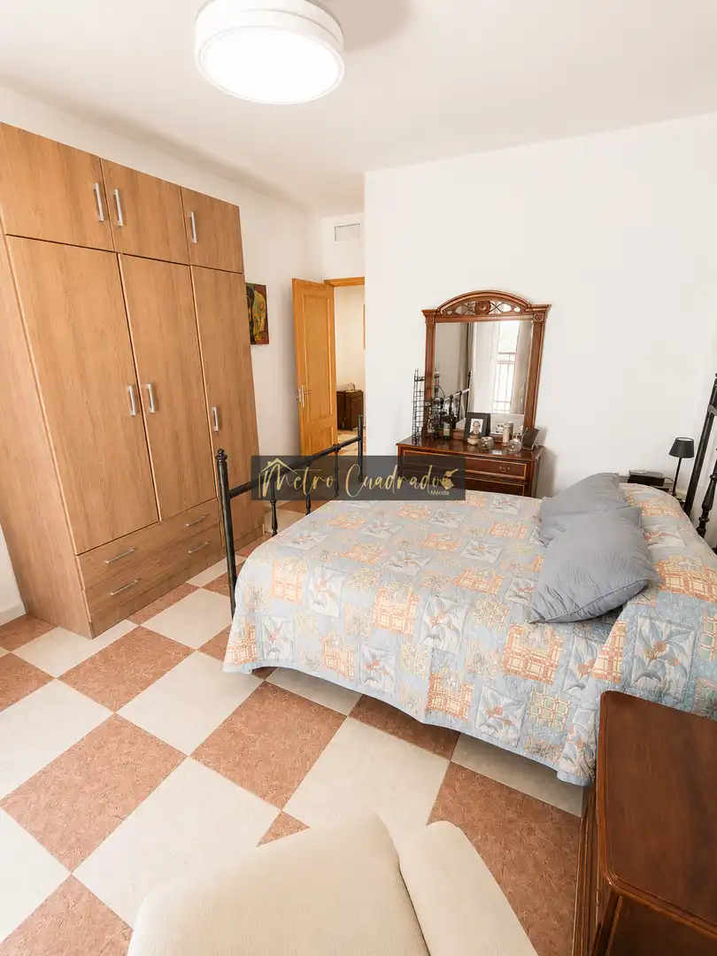 Dormitori de Pis en venda en Mérida amb Aire condicionat i Terrassa