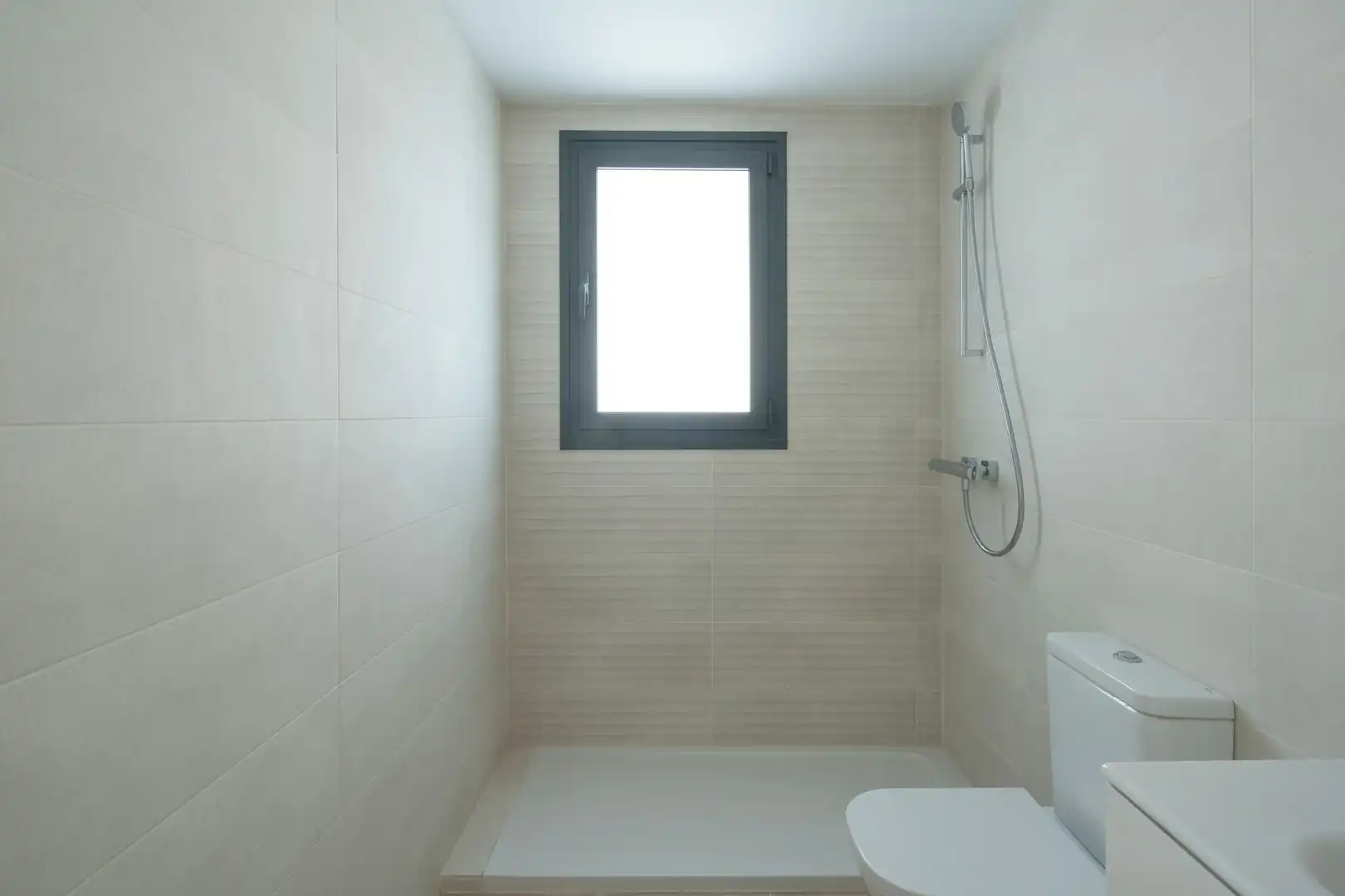 Bathroom of Flat for sale in Málaga  with Parquet flooring, Terrace and Storage room