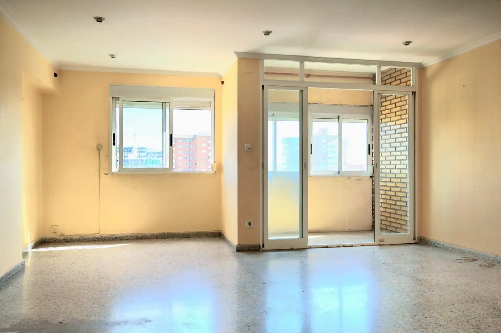 Sala de estar de Piso en venta en Valencia con Balcón