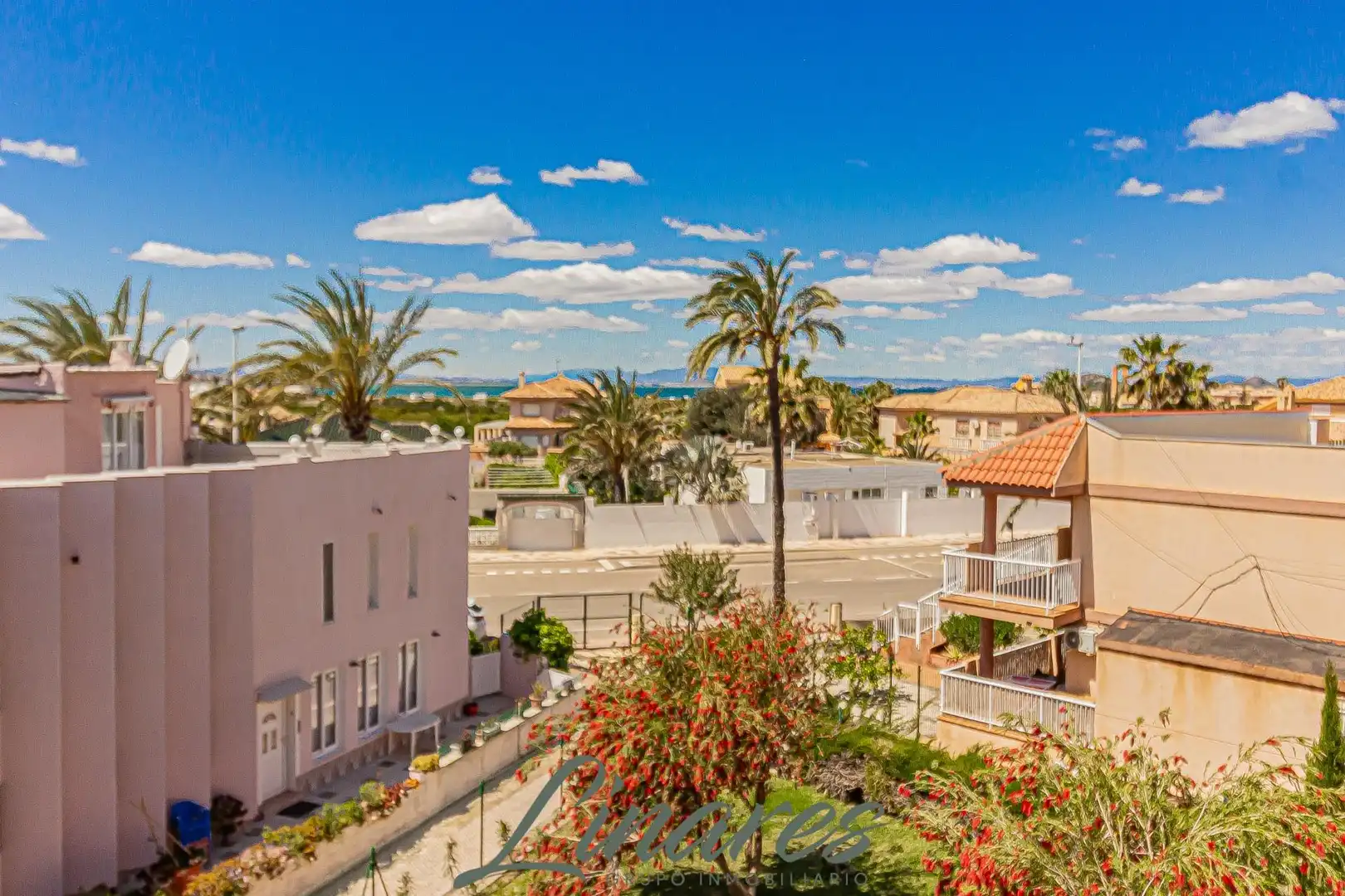 Vista exterior de Apartament en venda en La Manga del Mar Menor amb Terrassa