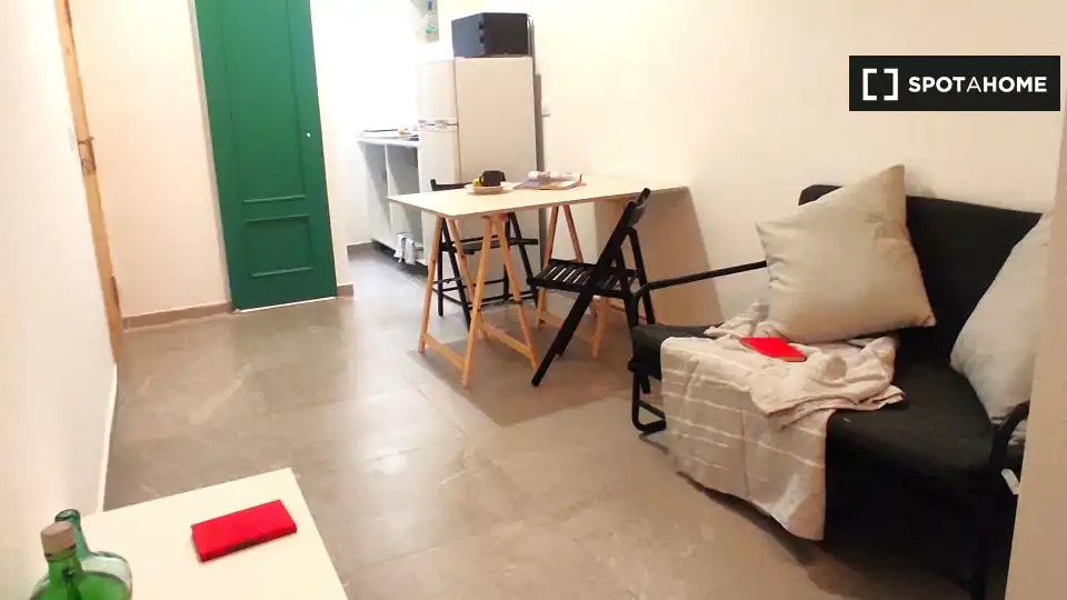 Room in Barrio de Benicalap