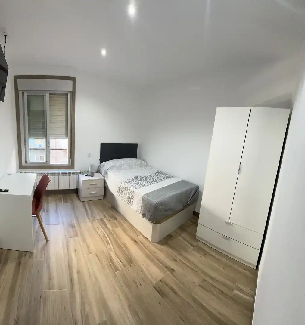 Schlafzimmer von Wohnung zur Miete in Ourense Capital  mit Balkon