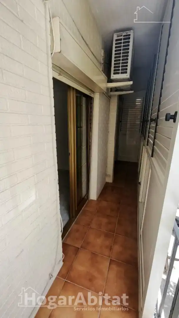 Flat for sale in Valencia  with Air Conditioner, Heating and Balcony