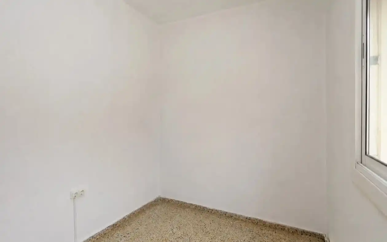 Habitación de Piso en venta en L'Hospitalet de Llobregat con Terraza y Balcón