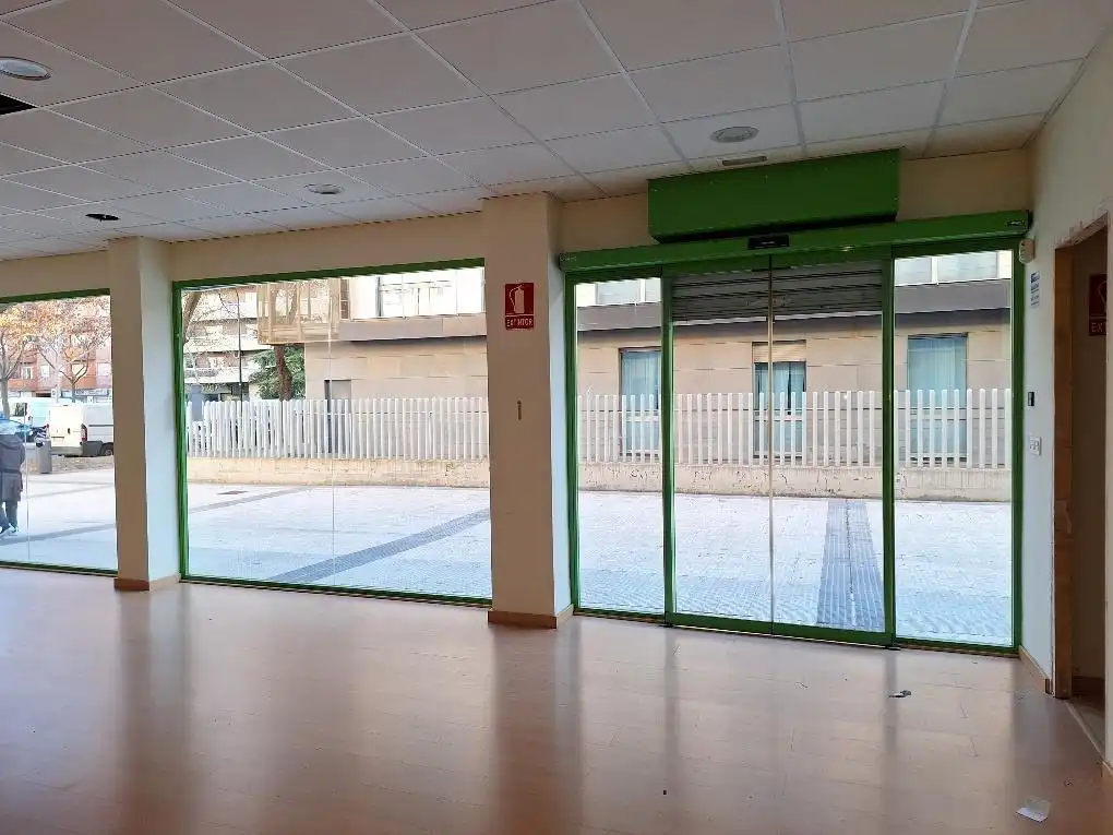 Local en venta en Zaragoza