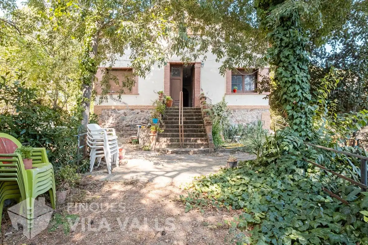 Vista exterior de Casa o xalet en venda en Palau-solità i Plegamans amb Jardí privat