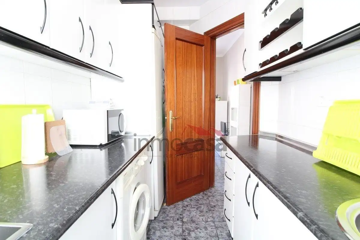 Kitchen of Flat for rent in Granada  with Air Conditioner, Heating and Furnished