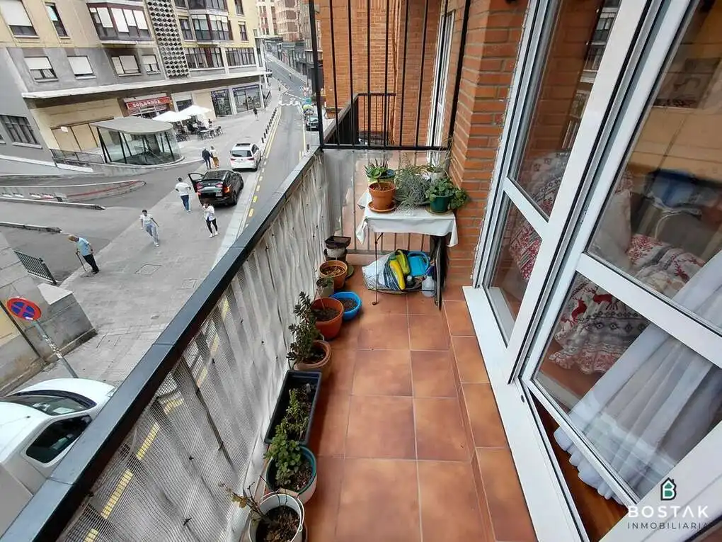 Terrassa de Pis en venda en Bilbao  amb Calefacció, Terrassa i Balcó