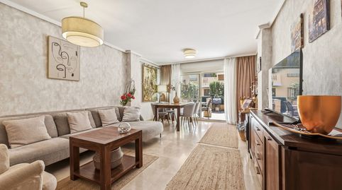 Foto 3 de Apartamento en venta en Calle Higueral de Artola, 25, Cabopino - Artola, Marbella