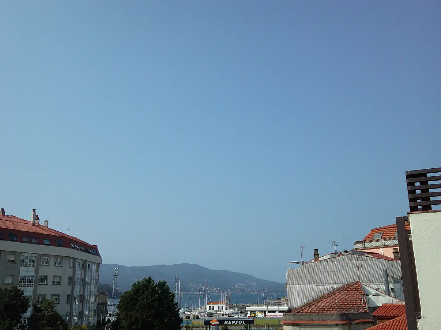 Vista exterior de Edificio en venta en Marín