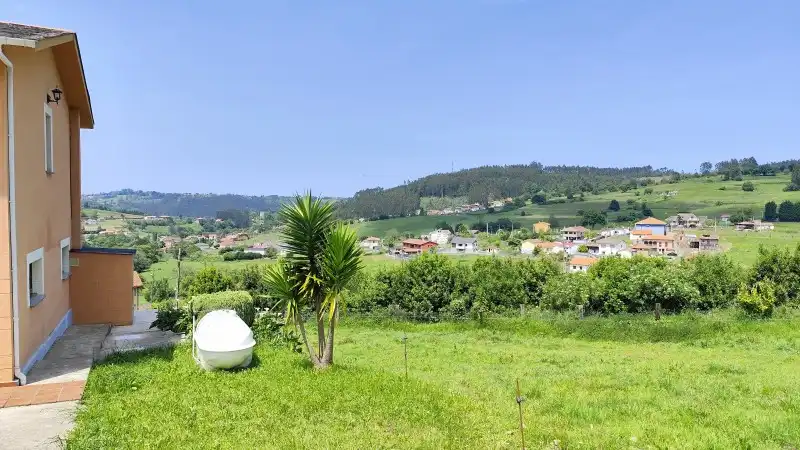 Casa o xalet en venda en Soto del Barco amb Calefacció, Traster i Balcó