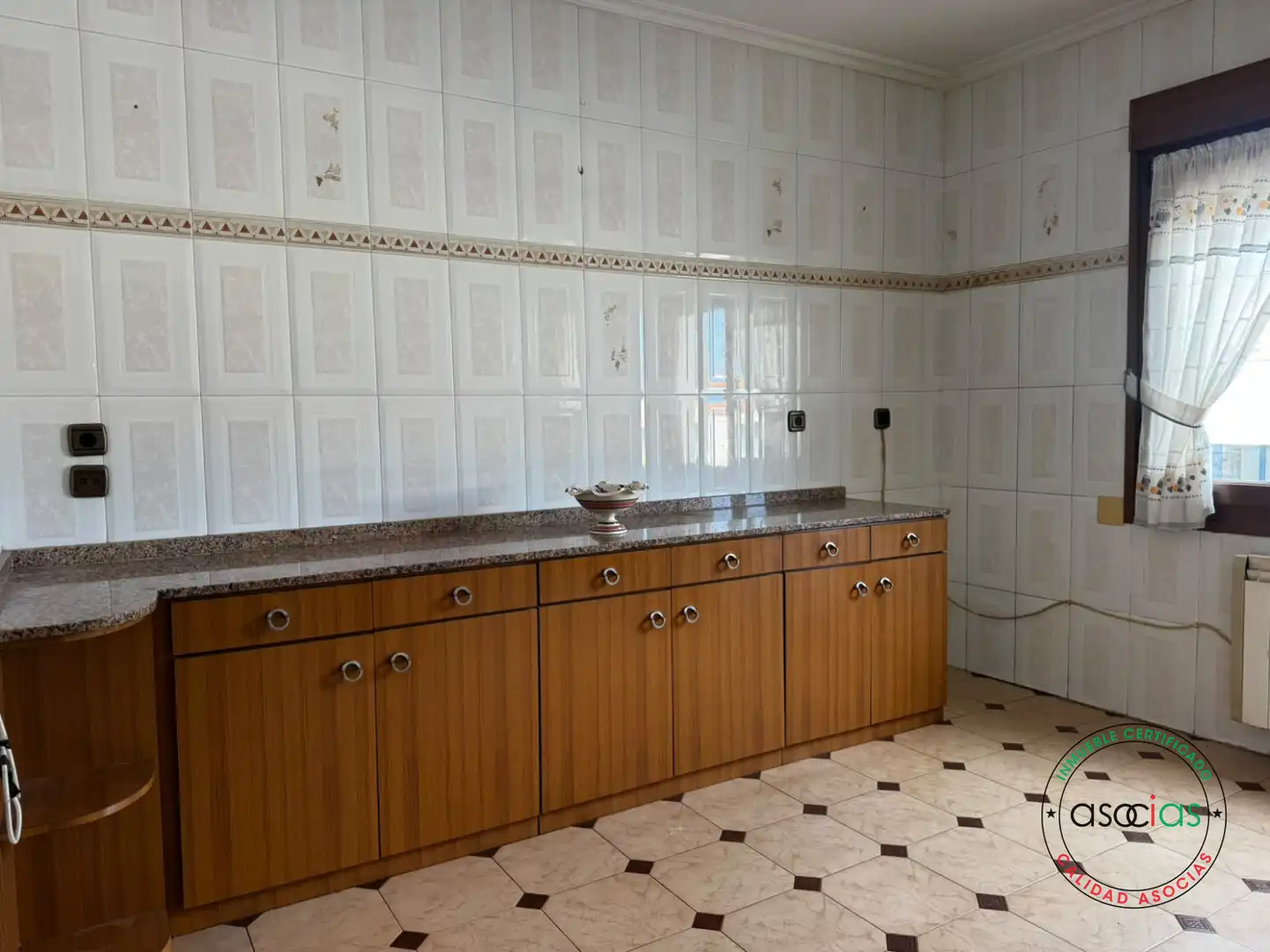Kitchen of Flat for sale in Gijón   with Heating and Storage room
