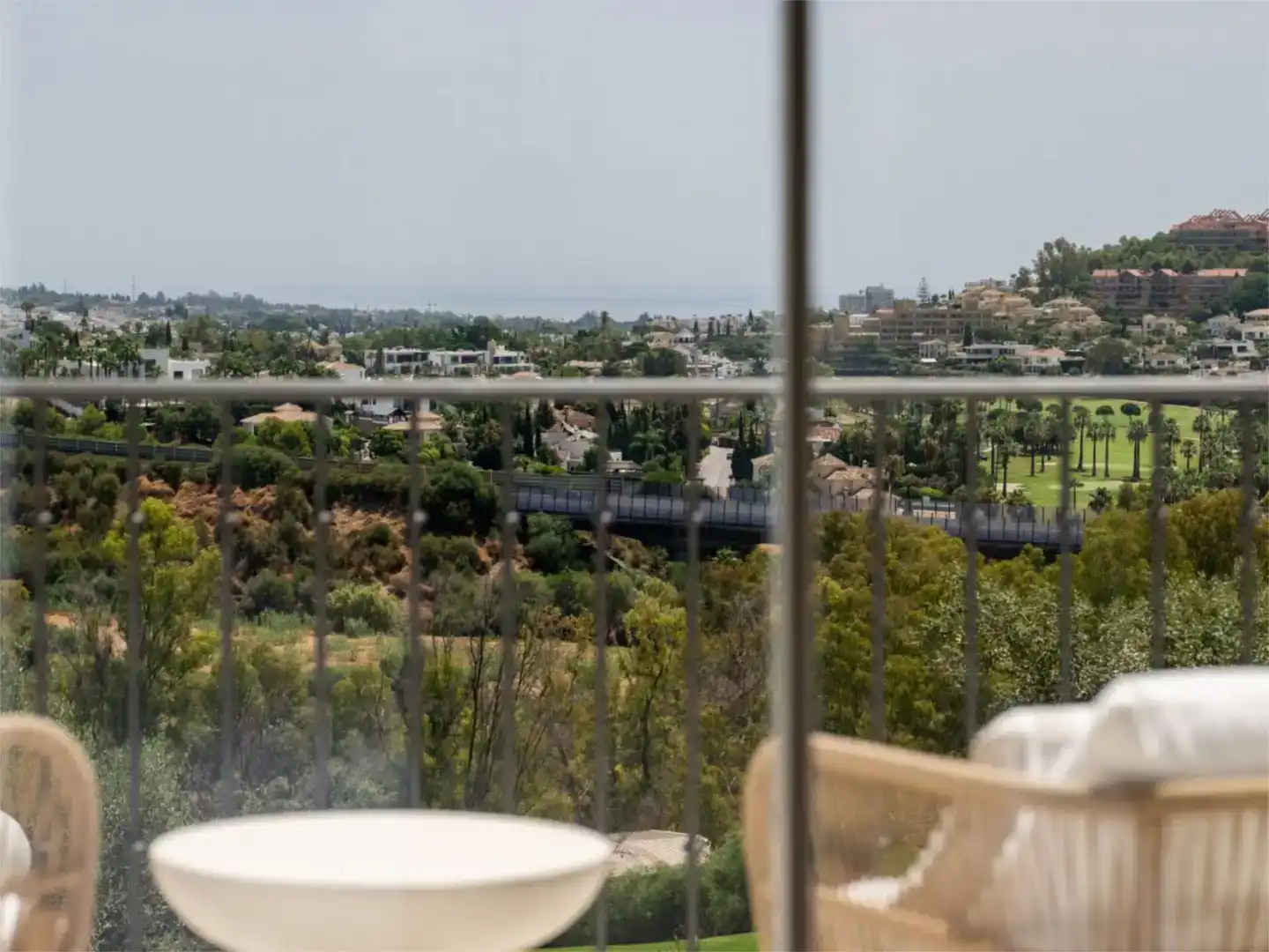 Vista exterior de Pis en venda en Benahavís amb Aire condicionat, Piscina i Balcó