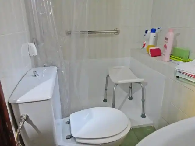 Baño de Casa o chalet en venta en Huerta de Arriba con Calefacción, Trastero y Amueblado