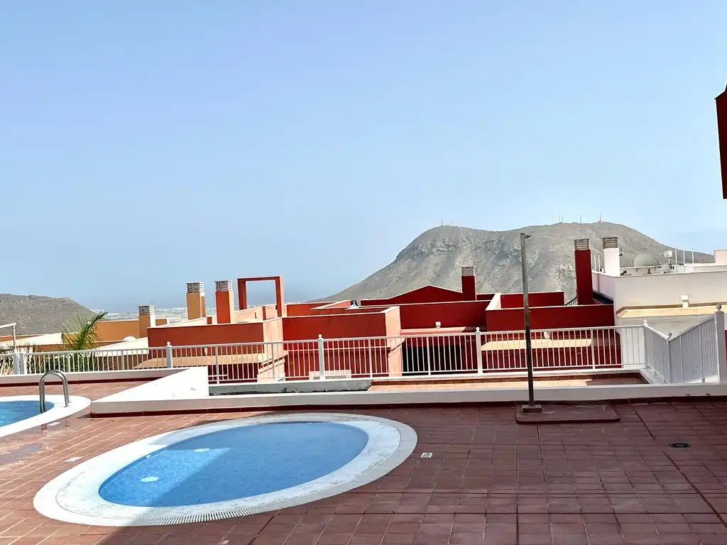 Swimming pool of Attic for rent in Chayofa
