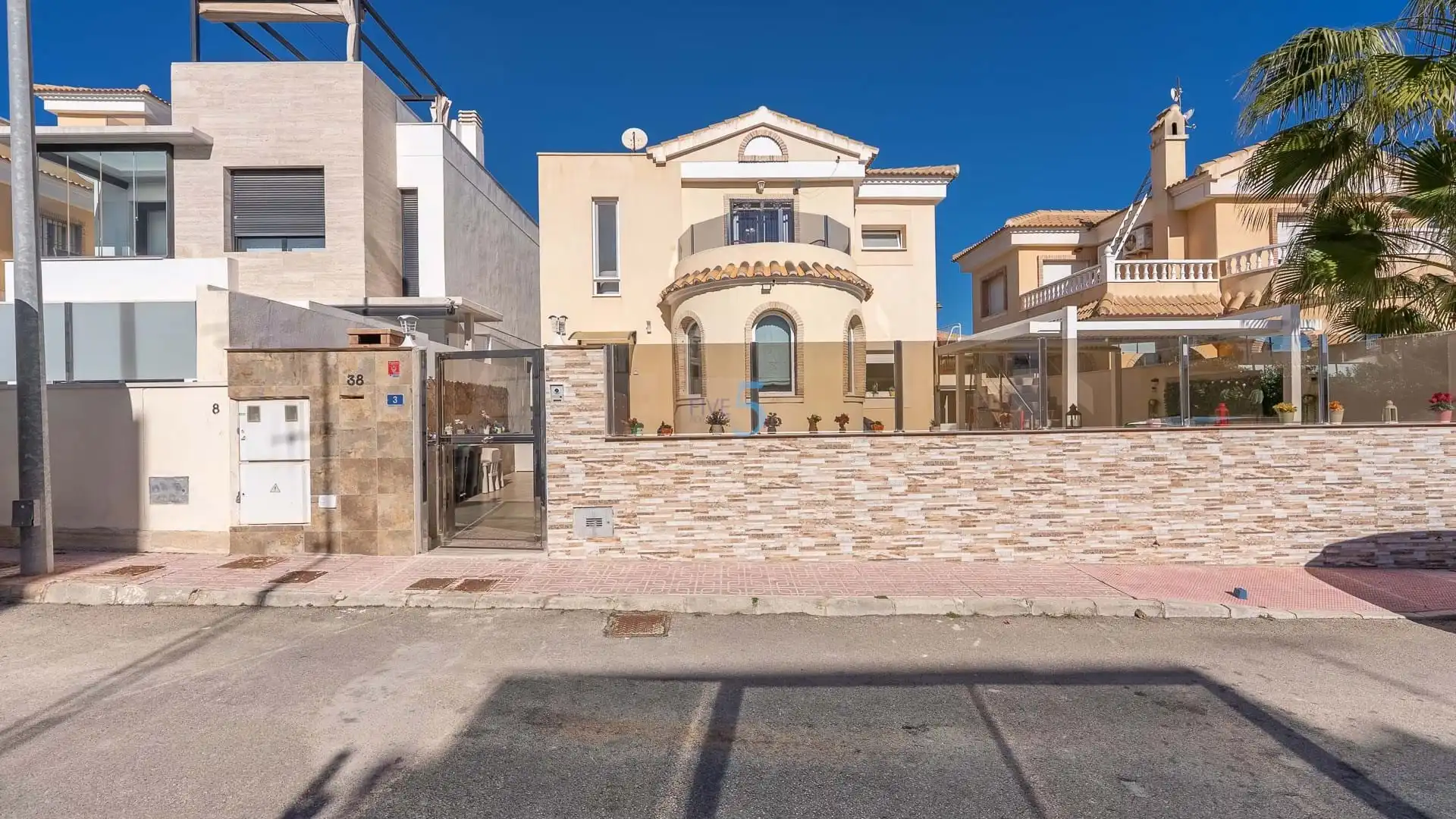 House with terrace for sale in Orihuela Costa