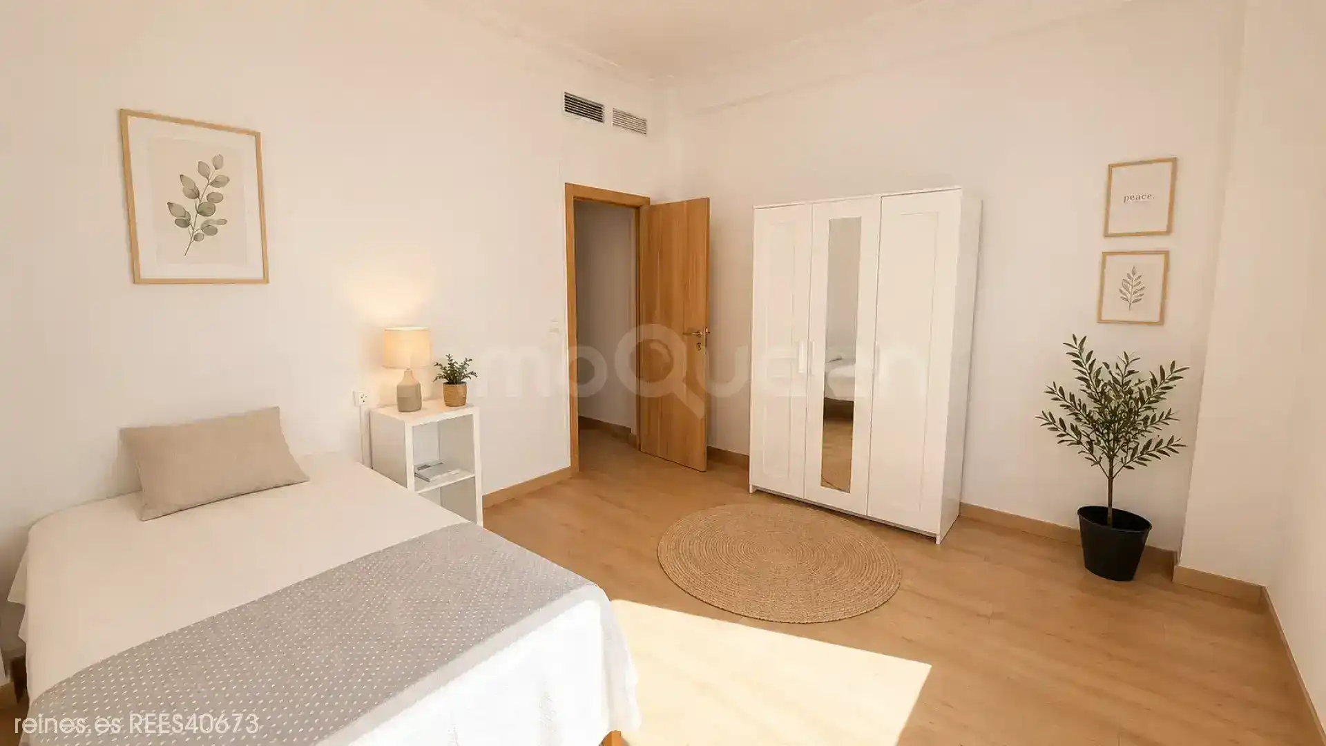 Bedroom of Flat for rent in Zaragoza  with Heating, Terrace and Furnished