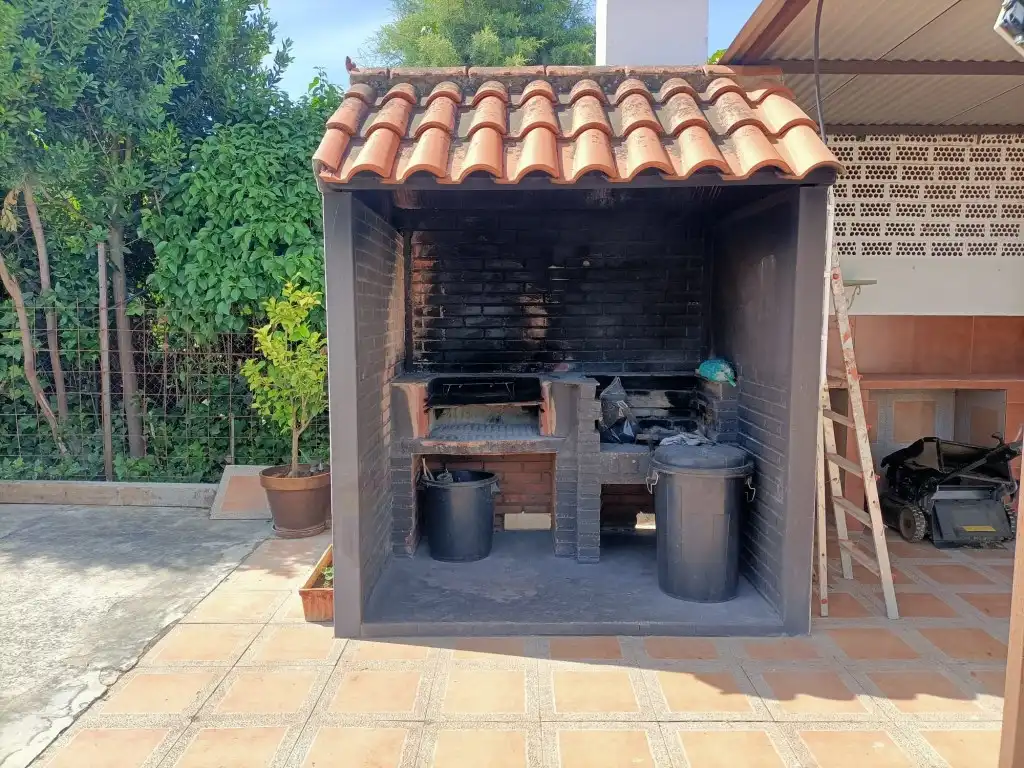 Terrassa de Casa o xalet en venda en Badajoz