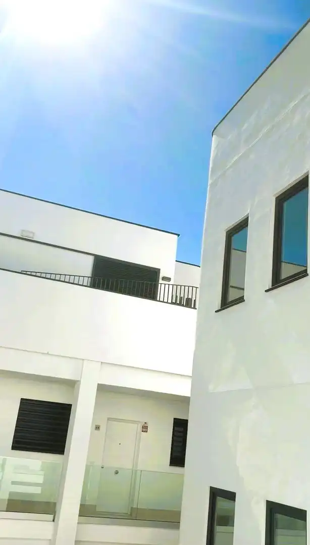 Vista exterior de Àtic en venda en Tarifa amb Aire condicionat, Calefacció i Terrassa