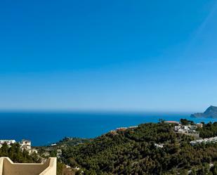 Vista exterior de Casa o xalet en venda en Altea amb Aire condicionat, Terrassa i Piscina