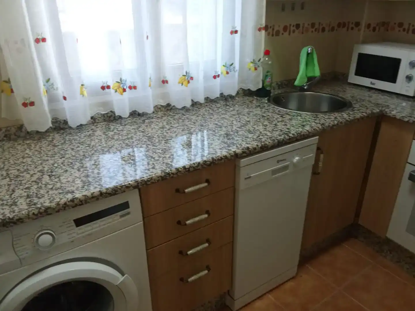 Cuina de Casa adosada en venda en San Justo amb Jardí privat, Traster i Moblat