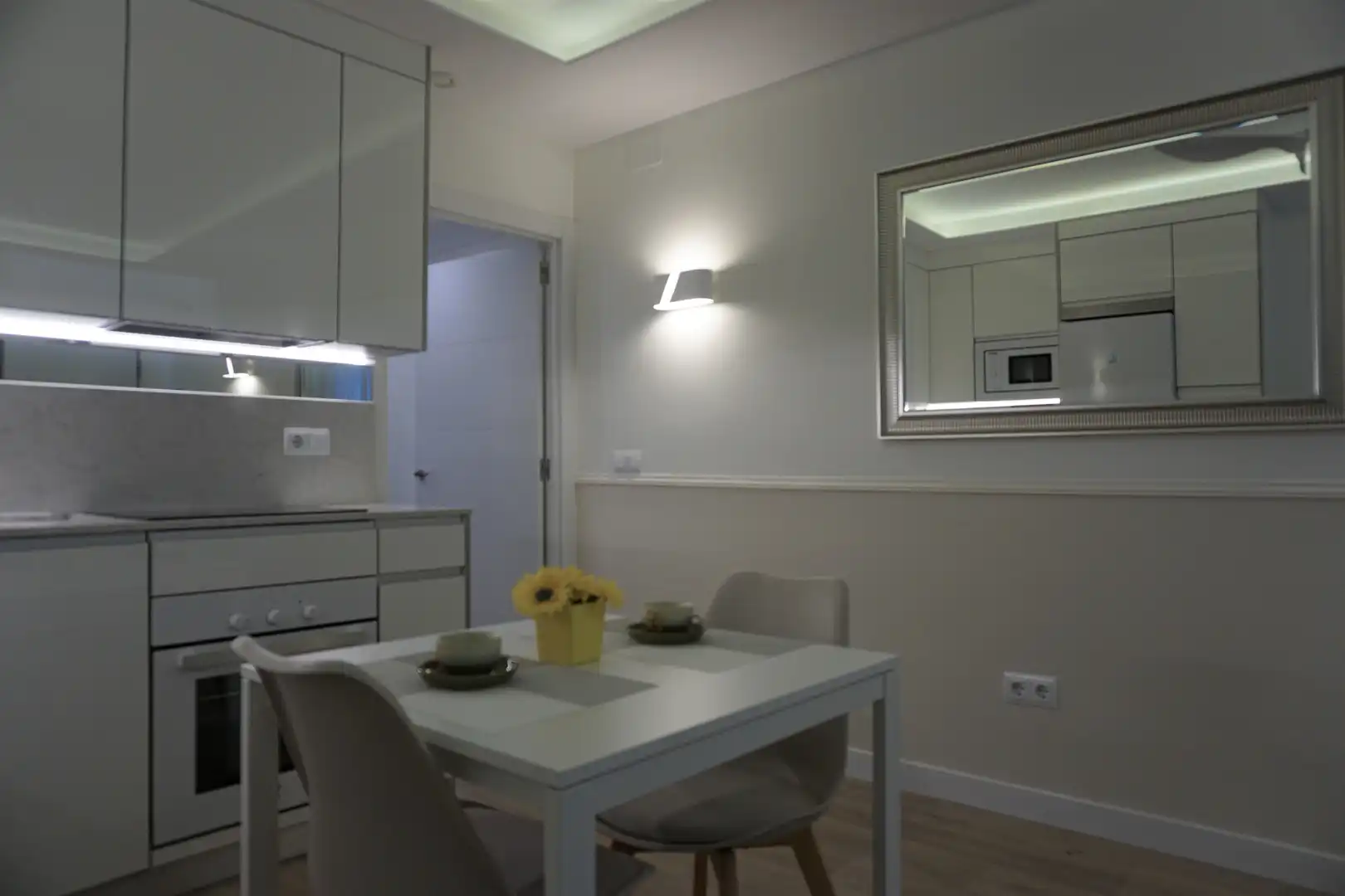 Cuina de Apartament de lloguer en Madrid amb Calefacció i Moblat